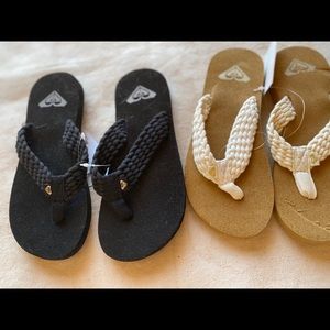 Sz 1 - 2 pair Roxy sandals black/white